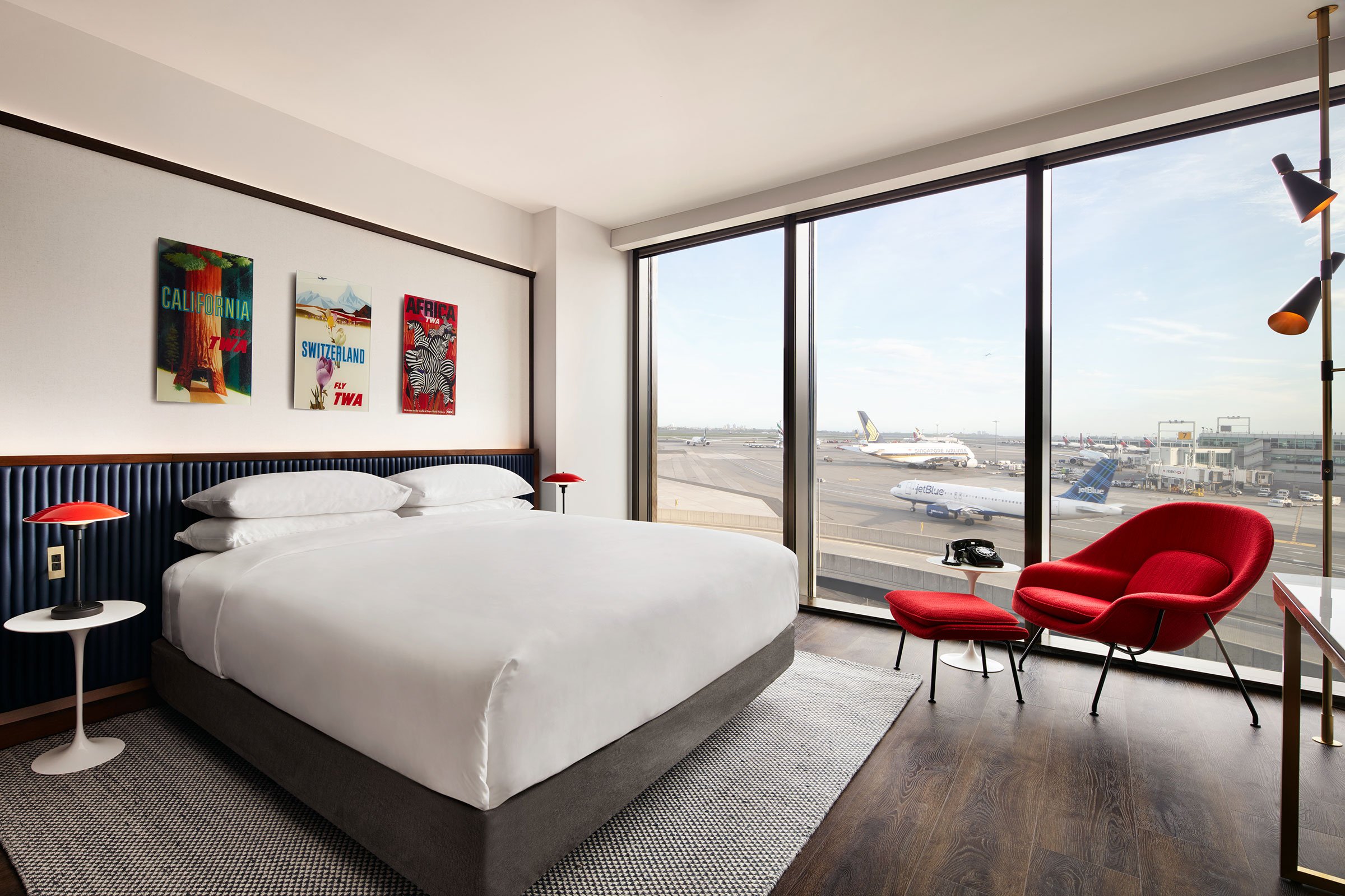 Deluxe King With Runway View | TWA Hotel